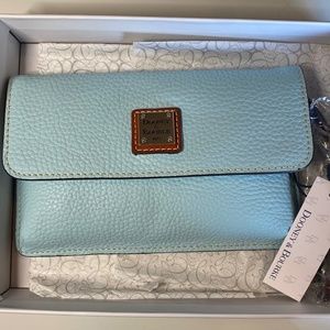 NEW Dooney & Bourke Pebble Grain Milly Wristlet